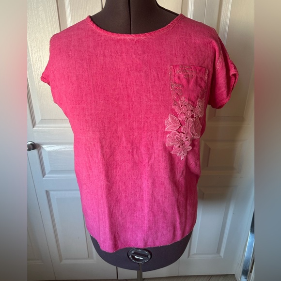 Hot pink linen blend top with silver metallic thread edging - Picture 5 of 9